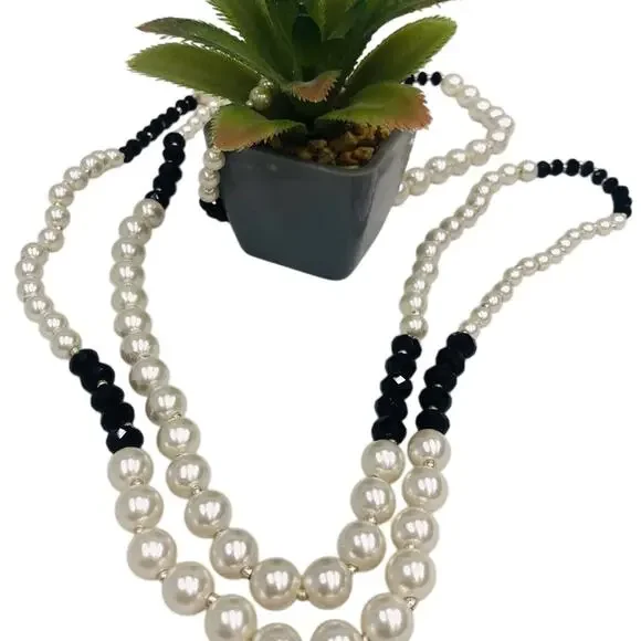 Vintage Black White Faux Pearl Long Necklace Effortless Chic Style Retro Vibe - Picture 7 of 16